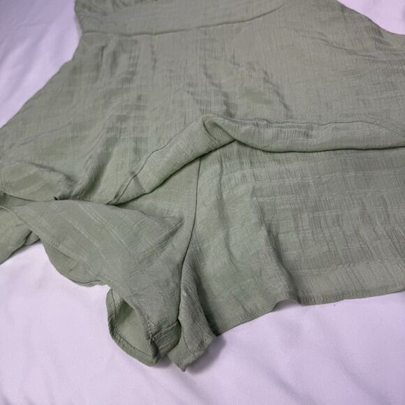 Altar'd State Shorts Jumpsuit Romper Sage Green Small NWT - Picture 4 of 9
